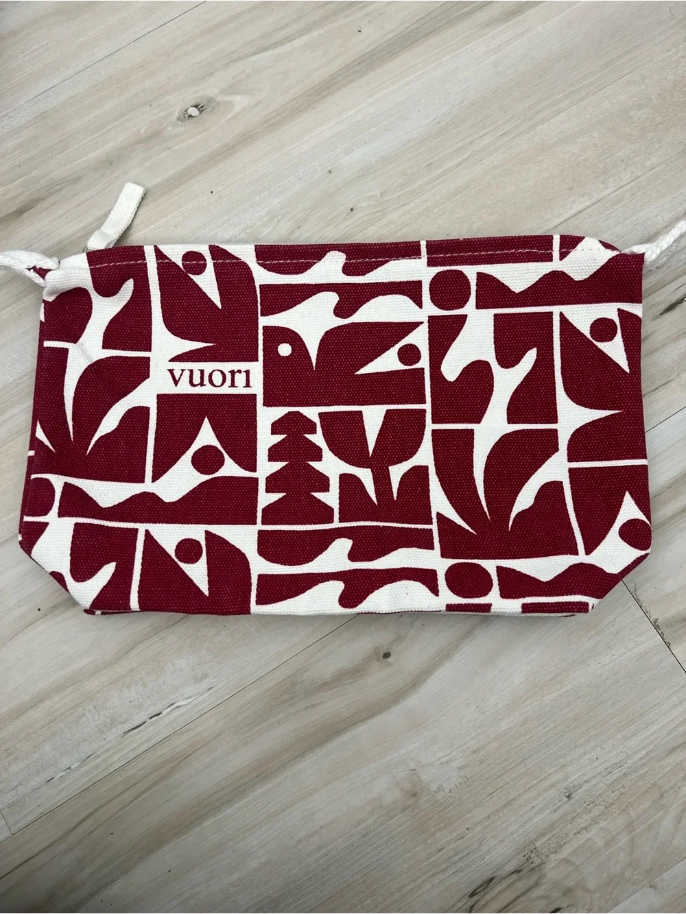 Vuori NWOT Red White Geometric Canvas Cosmetic Pouch
